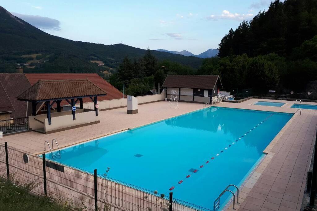 Gite "Entre Champsaur Et Valgodemard" Saint-Jacques-en-Valgodemard Kültér fotó
